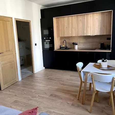 Vieil Antibes, Clim, Balcon, Chez Marlene Апартаменты Антиб